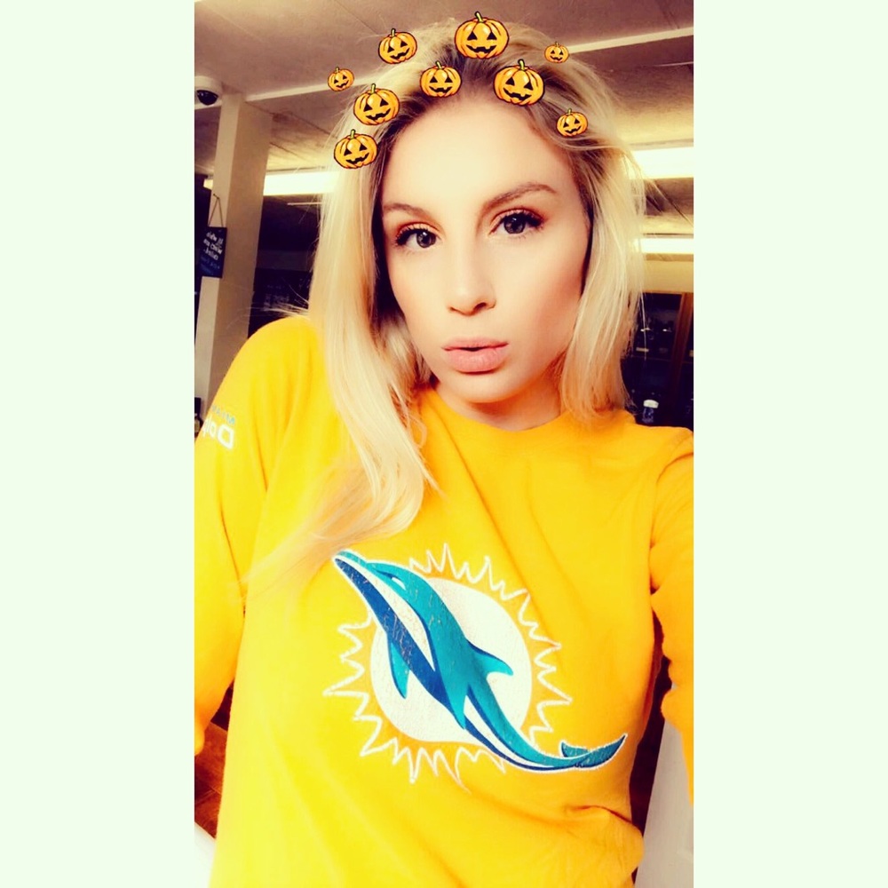 Meet your Posher, Alexis